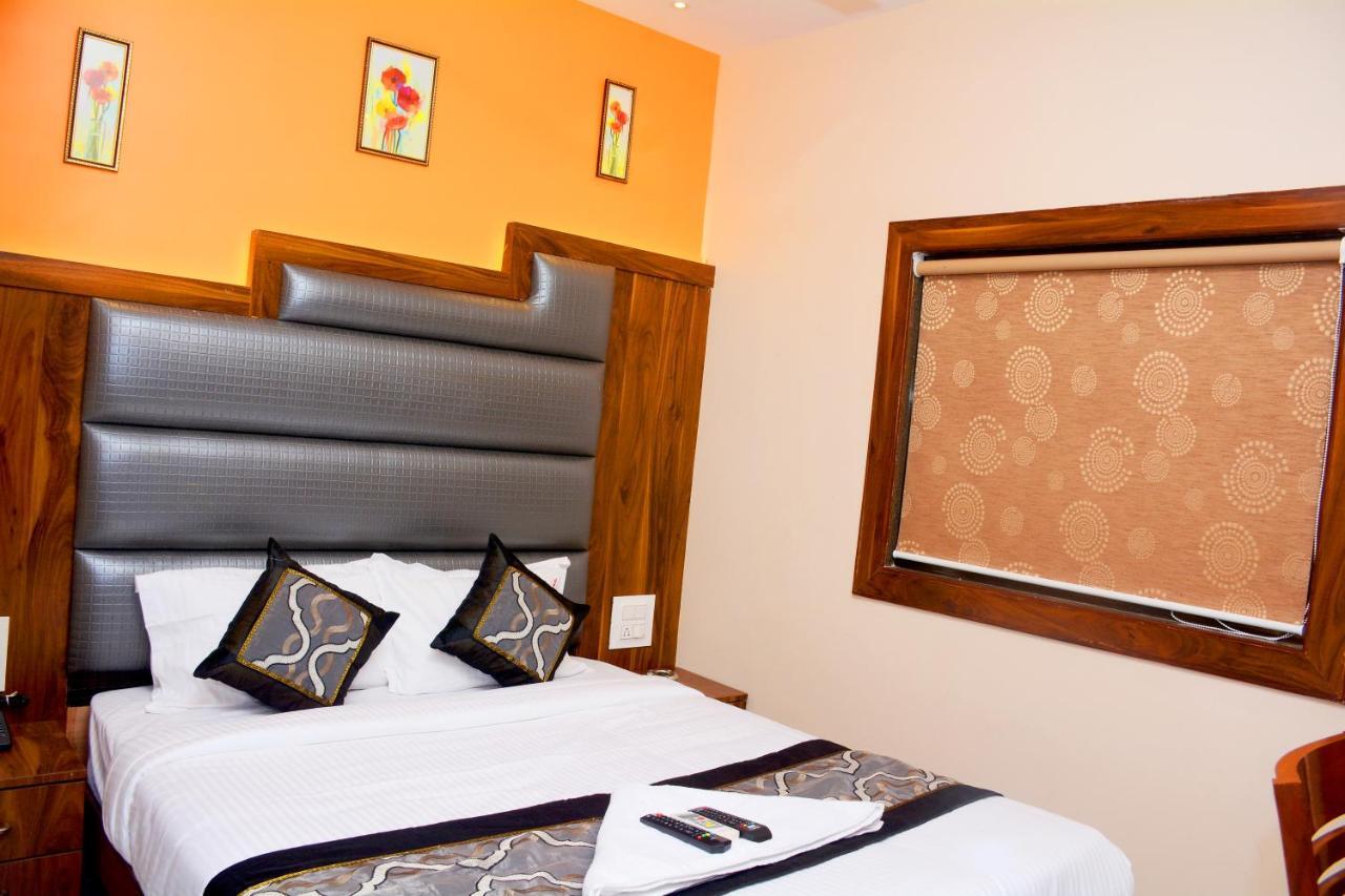 Hotel Nest N Rest - Bombay Esterno foto
