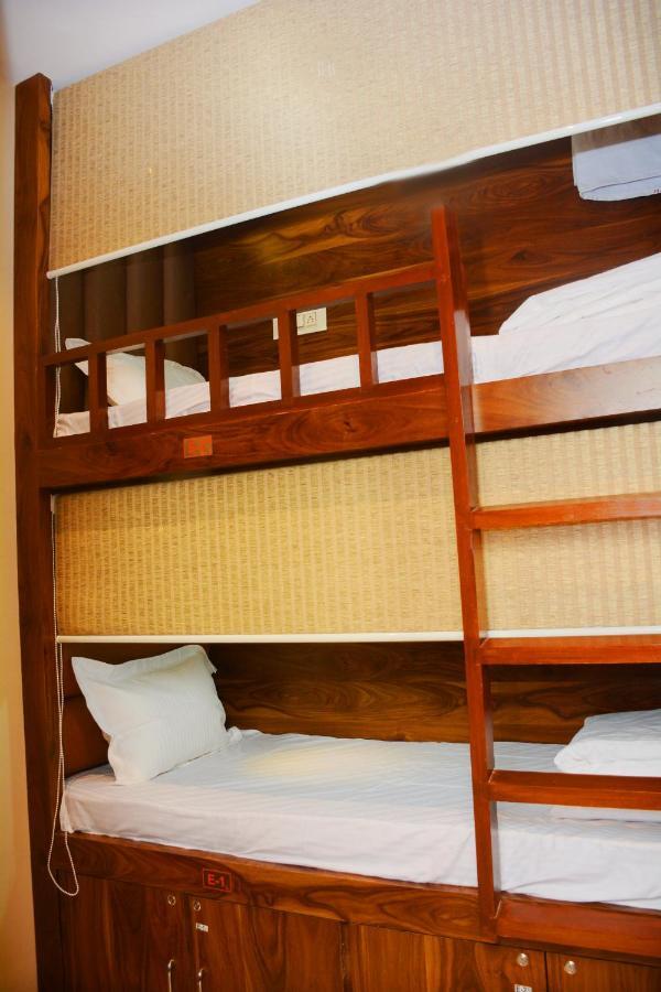 Hotel Nest N Rest - Bombay Esterno foto