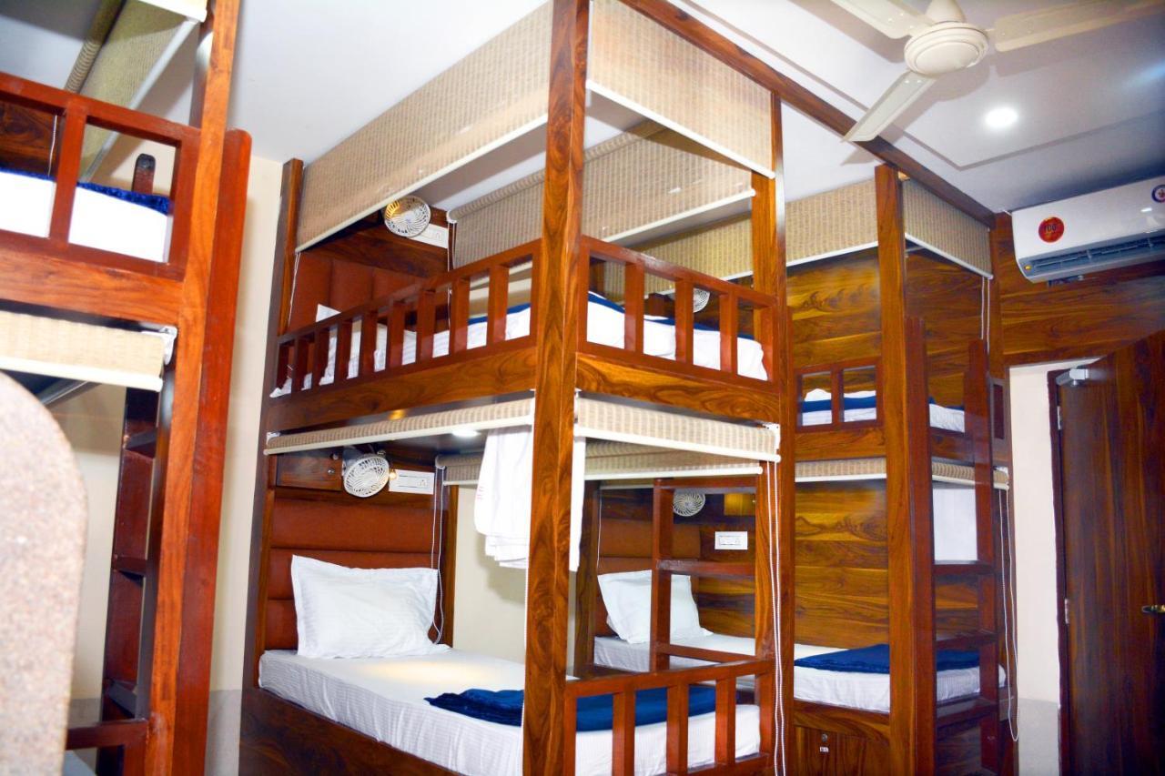 Hotel Nest N Rest - Bombay Esterno foto