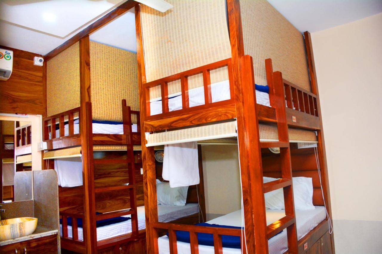 Hotel Nest N Rest - Bombay Esterno foto