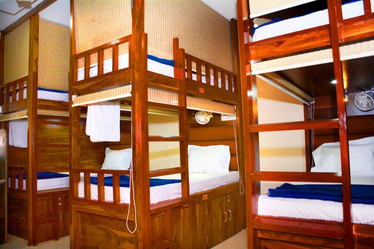 Hotel Nest N Rest - Bombay Esterno foto