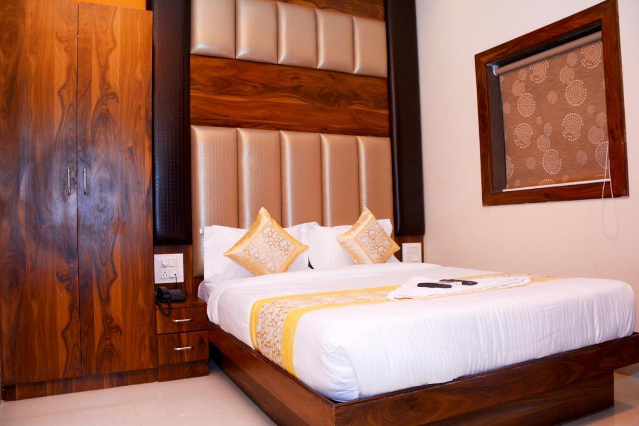 Hotel Nest N Rest - Bombay Esterno foto